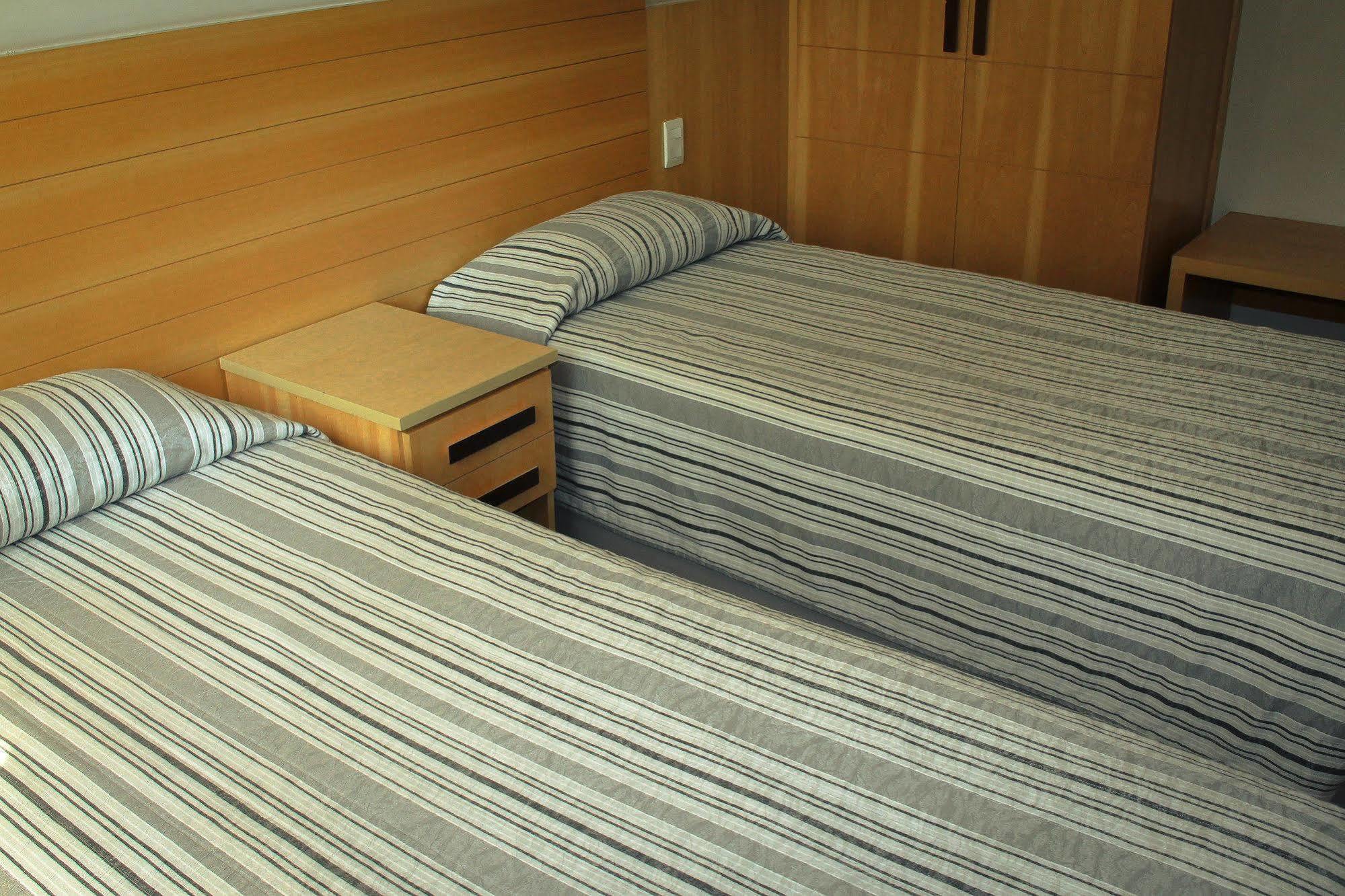 ריו דה ז'ניירו Hotel Atlantico Tower מראה חיצוני תמונה Two beds in a hotel room