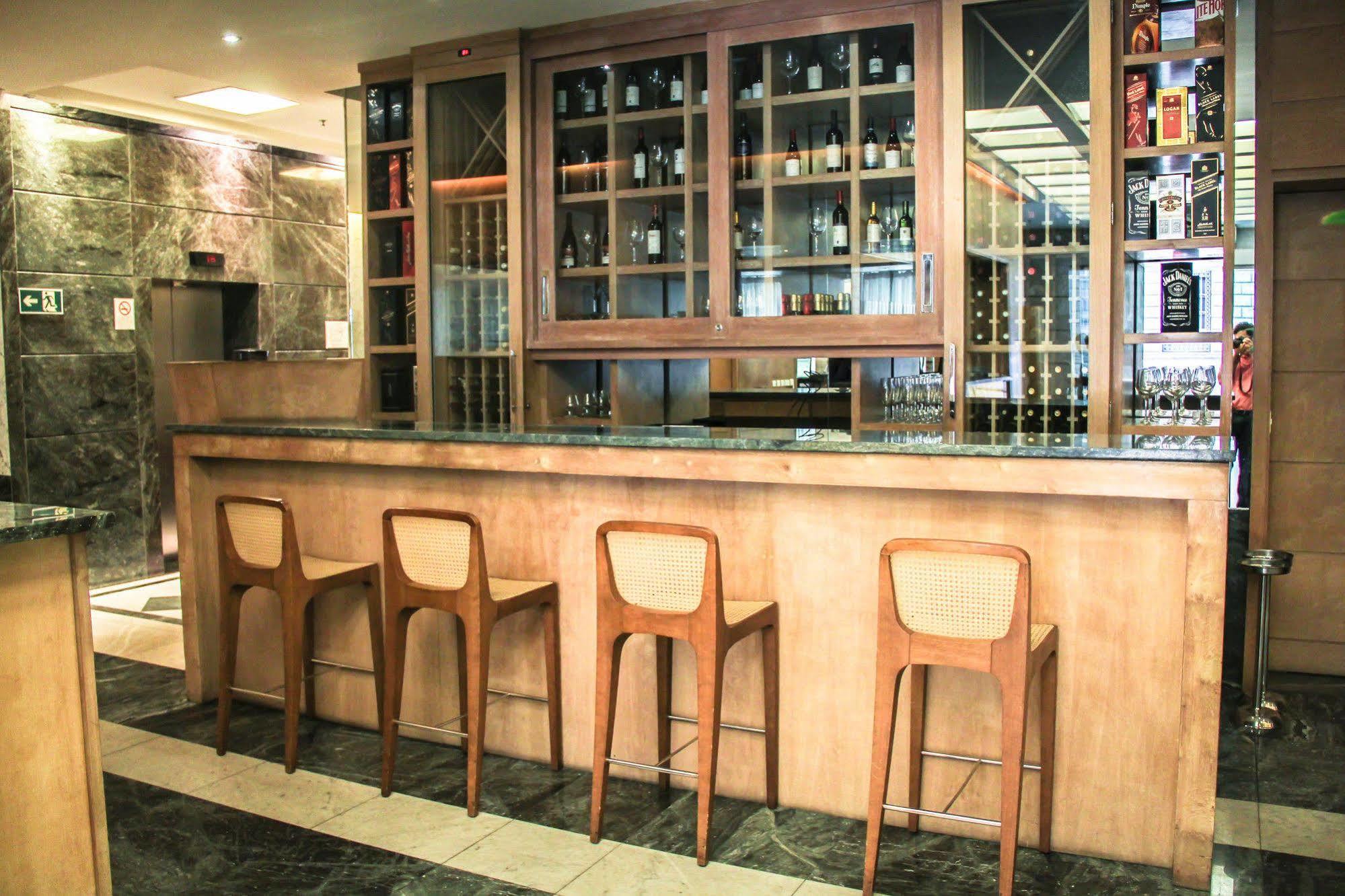 ריו דה ז'ניירו Hotel Atlantico Tower מראה חיצוני תמונה The bar at the hotel