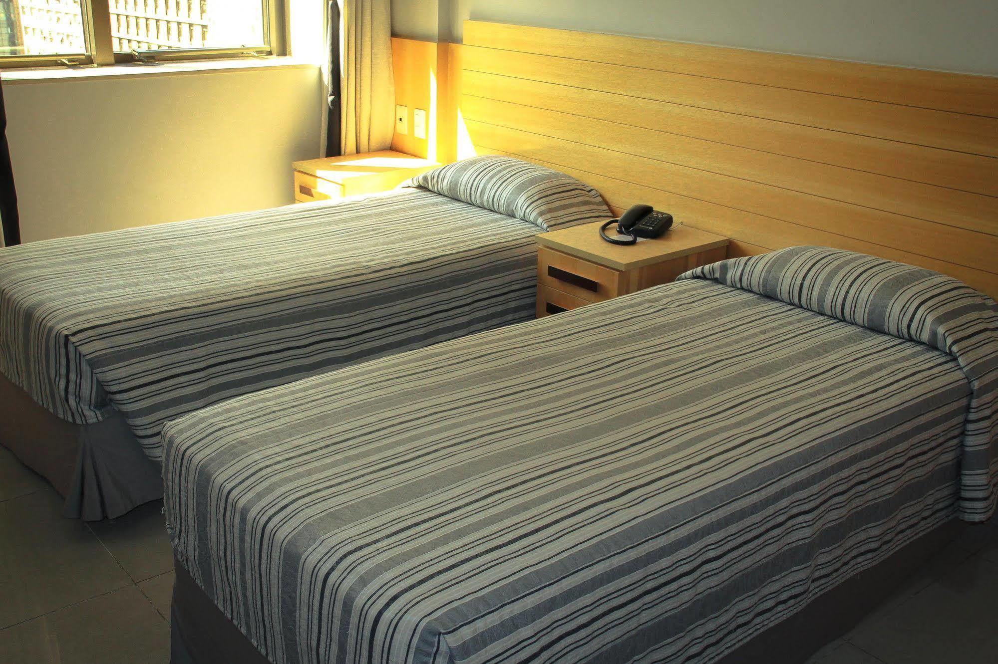ריו דה ז'ניירו Hotel Atlantico Tower מראה חיצוני תמונה Two single beds in a hotel room